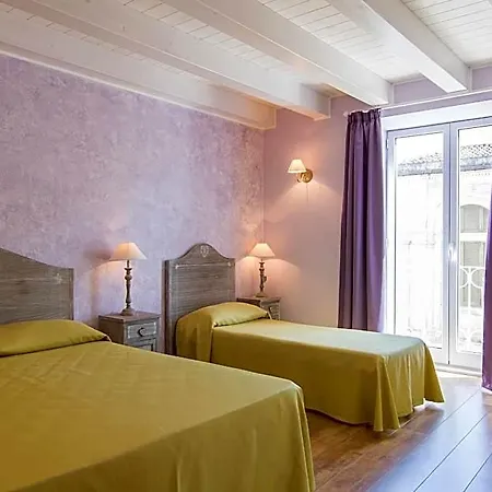 Apollo Bed & Breakfast 3*