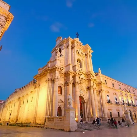 Apollo Alojamento de Acomodação e Pequeno-almoço 3*