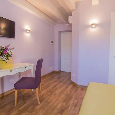 Bed & Breakfast Apollo 3*