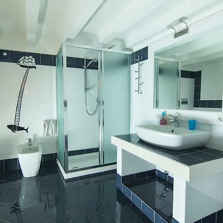 Apollo Bed & Breakfast 3*