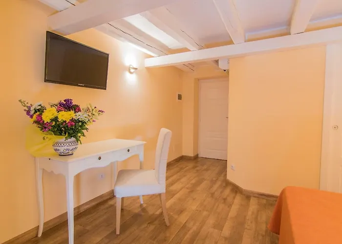 Apollo Bed & Breakfast Syracuse